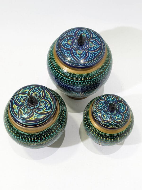 Wooden-candy-jar