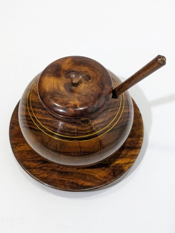 Wooden handi polish with wooden spoon